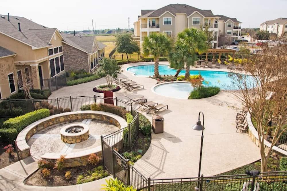 Stafford Apartment | A 1-bedroom apartment in a peaceful area minutes to Sugar Land/ Hwys