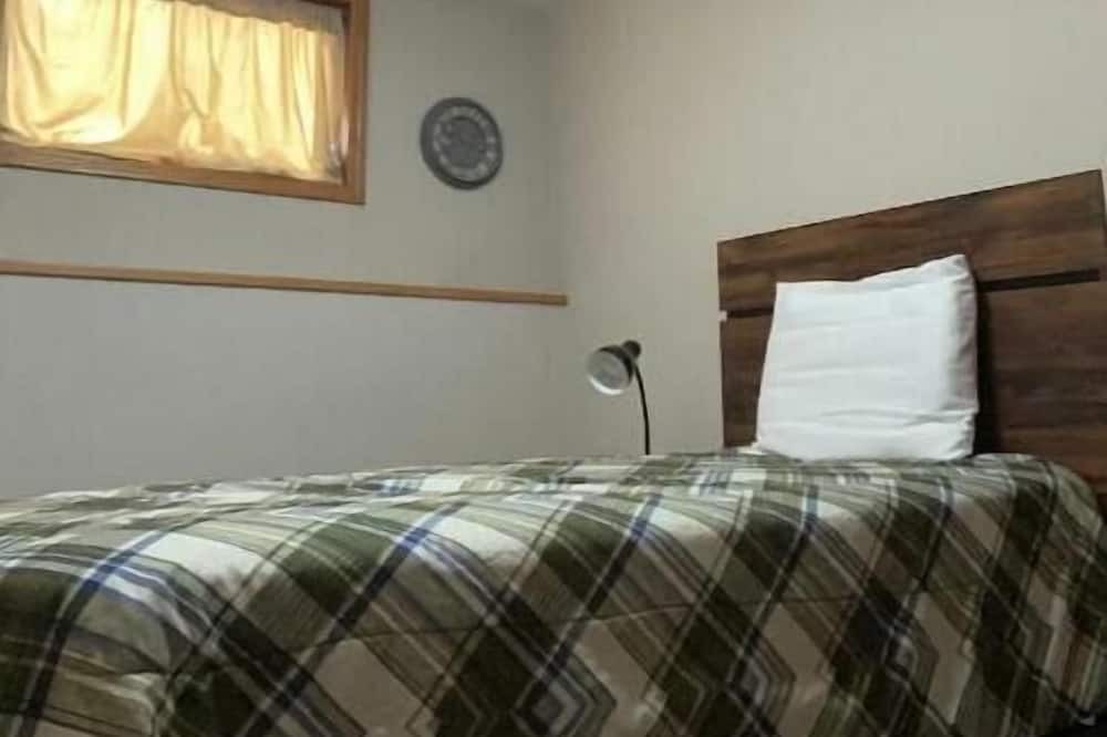 Valley City Condo | Cozy condo walking distance to downtown and VCSU.