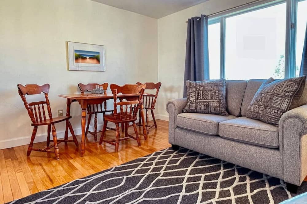 Naufrage House | Field & Bay Apartment