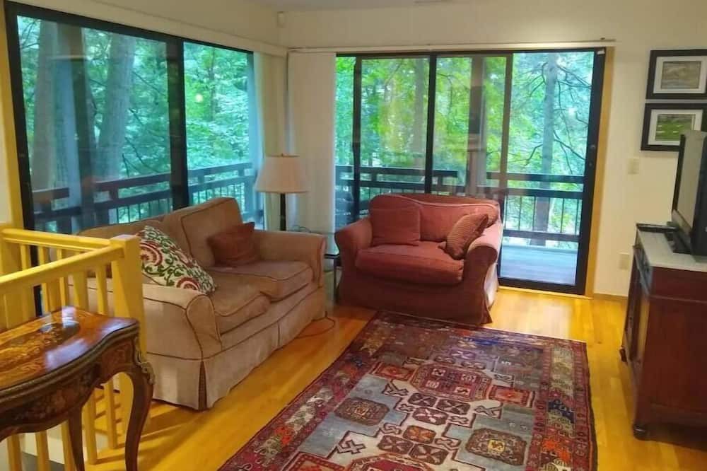 Pound Ridge Cottage | Adirondacks in Westchester