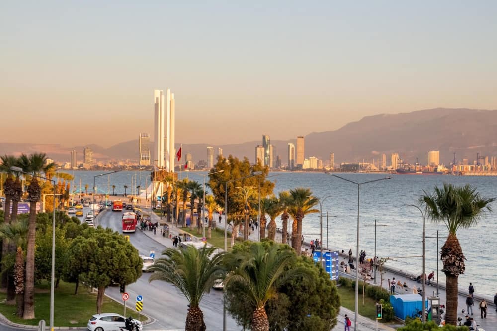 Karsiyaka Apartment | Missafir Flat with Sea View near Karsiyaka Coast