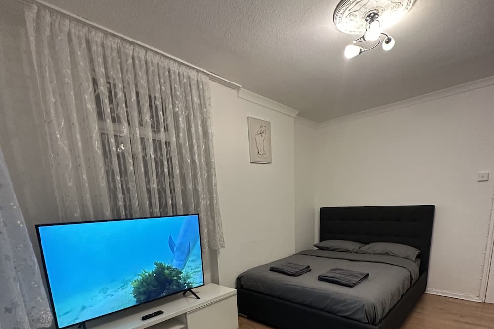 Shacklewell Apartment | Spacious Triple Luxury Room Kingsize