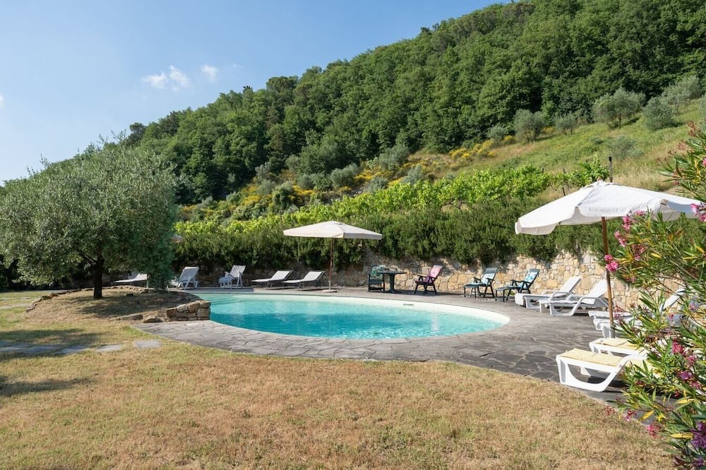 Dicomano Apartment | Villa Florenza - Private villa with pool in Tuscany