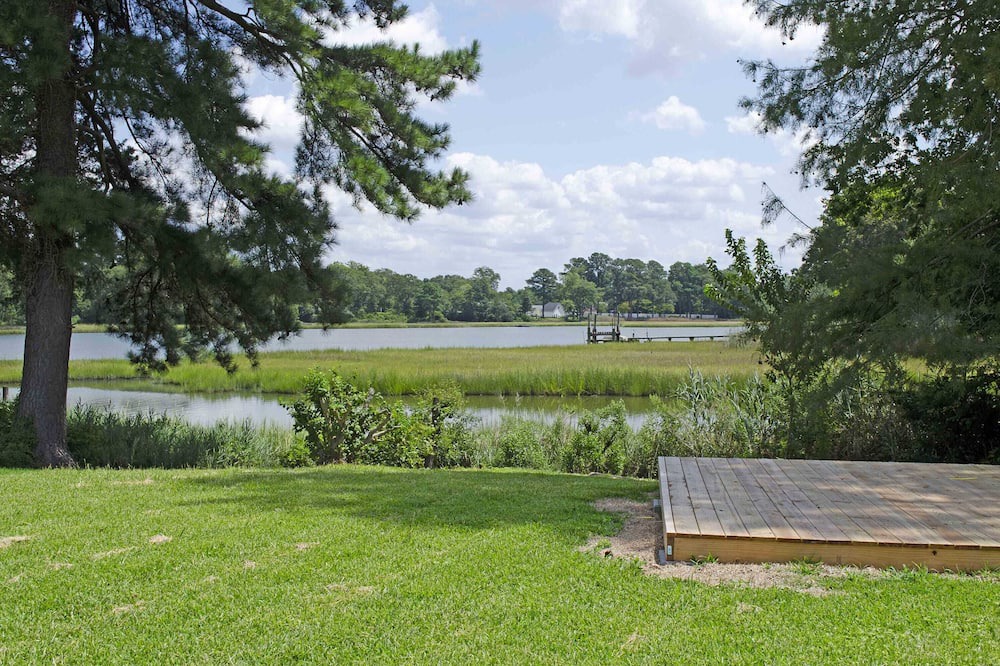 Portsmouth House | Rivercrest Retreat | River Front | 3 beds 2 baths