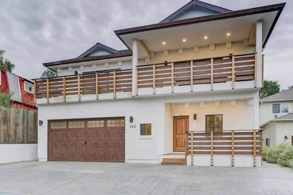 Fetters Hot Springs-Agua Caliente House | 4 BD/4 BA Modern Lux Sonoma Home w/ Game Room+BBQ