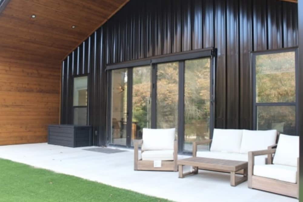 Nocona House | Wine Down Retreat
