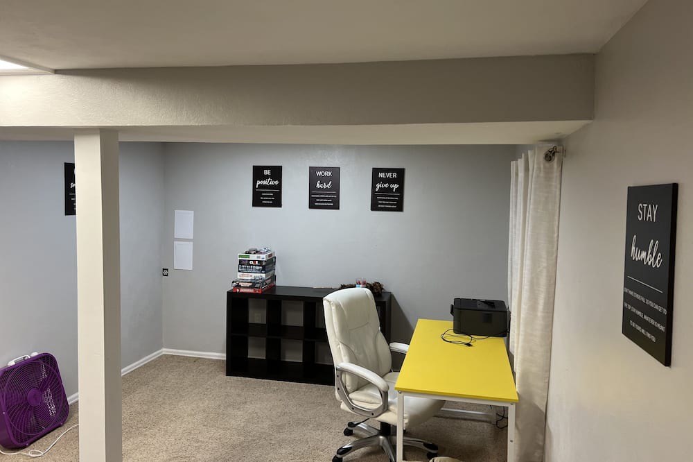 Lamar Heights Area House | Vibrant, comfortable home in Arvada. Close to great eats and beautiful views!!!