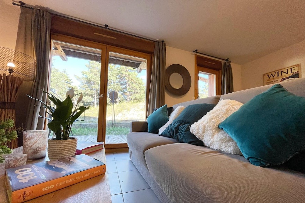 Le Devoluy Apartment | Spacious nest close to the Fontettes chairlift