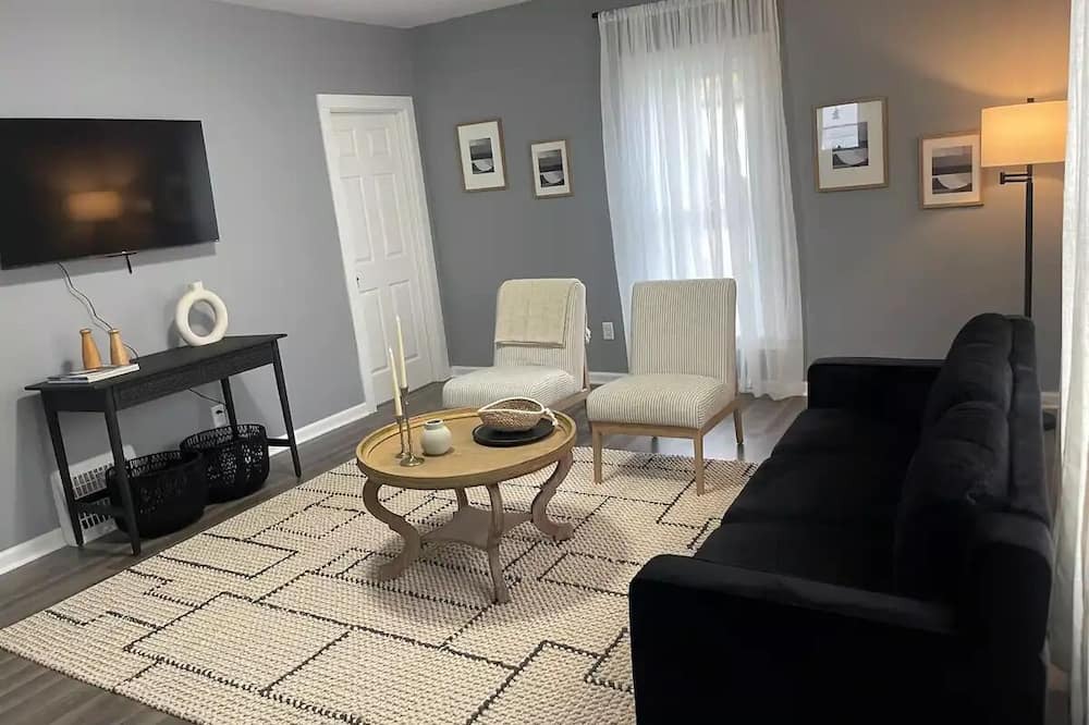 Anoka House | Looking for a comfortable and cozy home to stay for a few days Miracle Gotchu