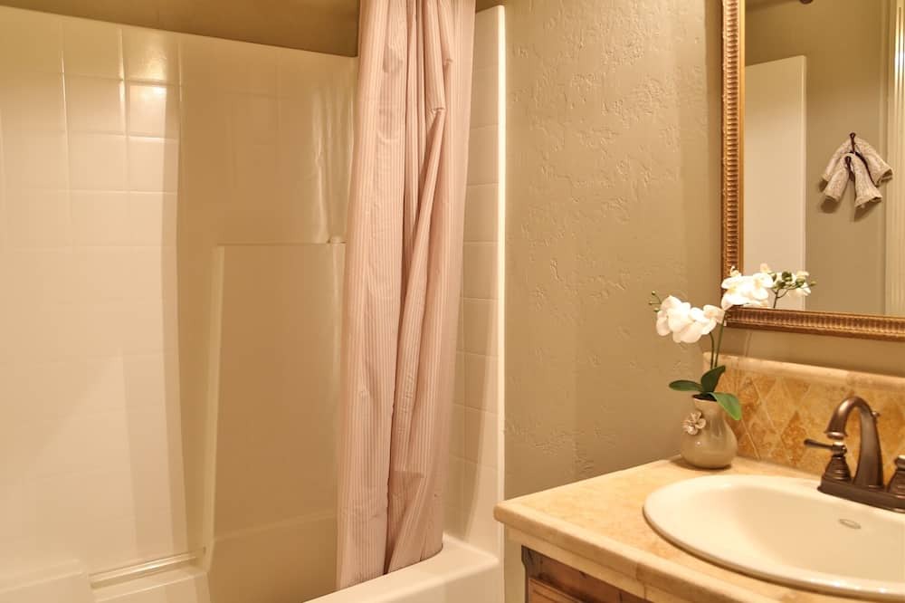 Ada County House | A Lavish Home That is Sure to Please
