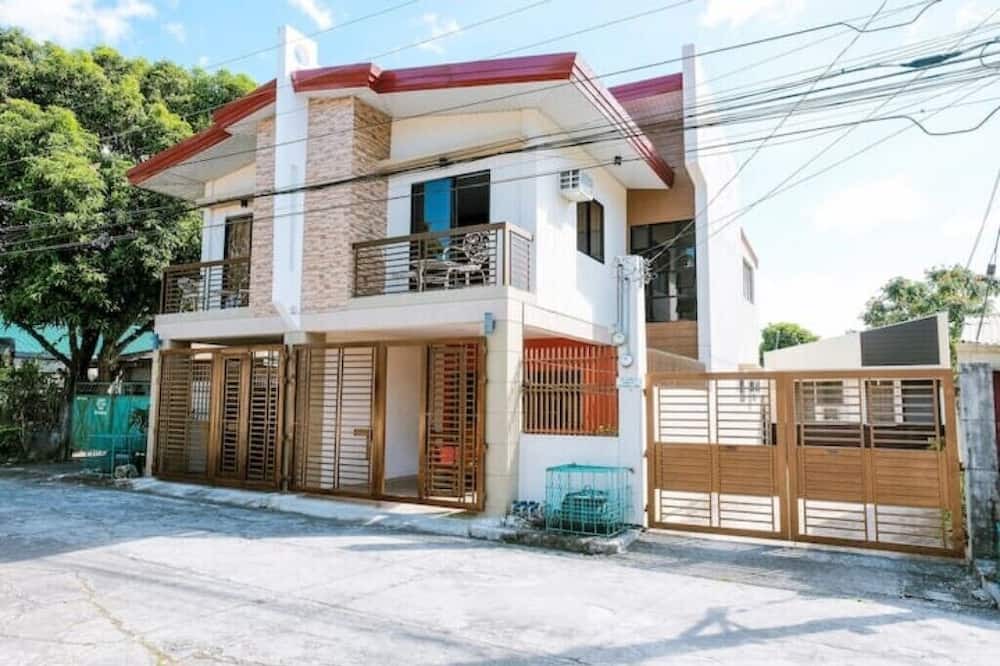 Bacolod House | Carmen's Place B: 4- rm duplex, gated, safe, homey