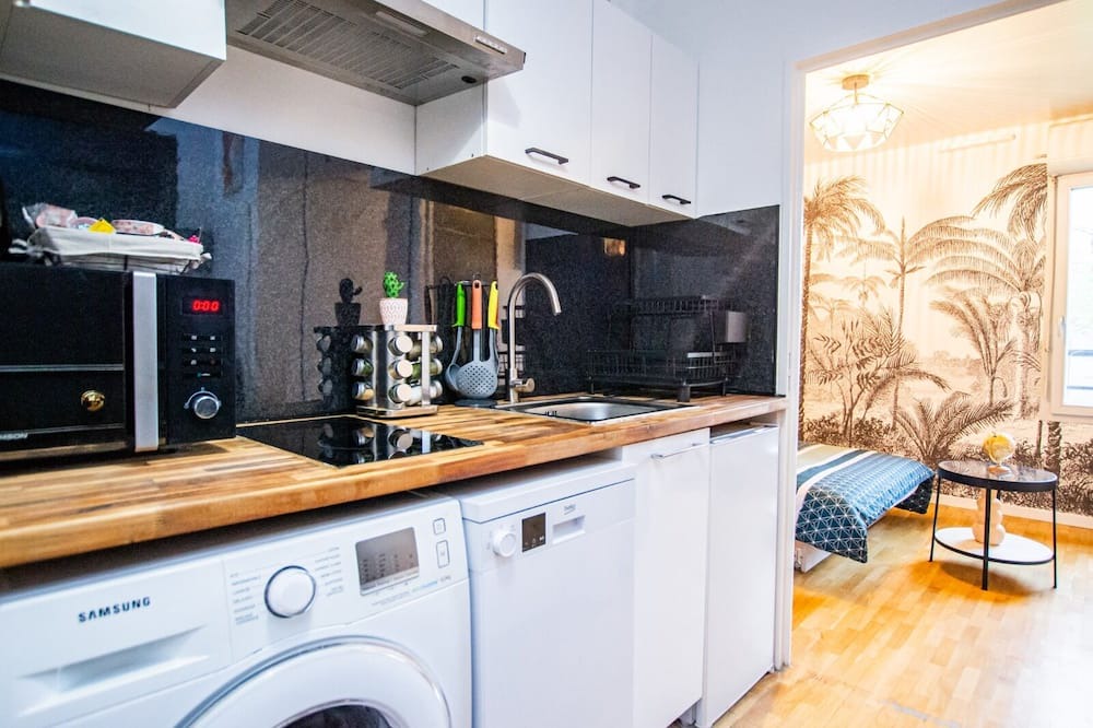 Carrieres-sous-Poissy Apartment | Studio Cosy Tout Confort Proche de Gare de Poissy