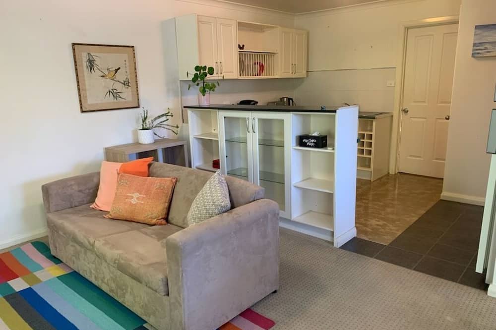 Yass Apartment | Very Comfortable Granny Flat - breakfast included