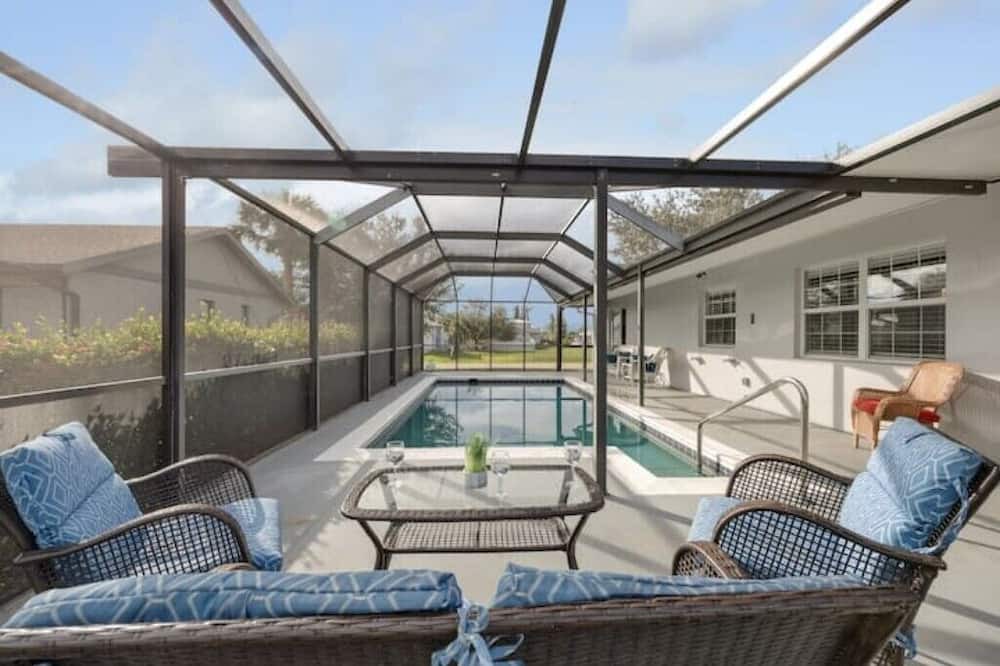 Charlotte Park House | Private pool home, In the center of Punta Gorda, Just minters from fun & food