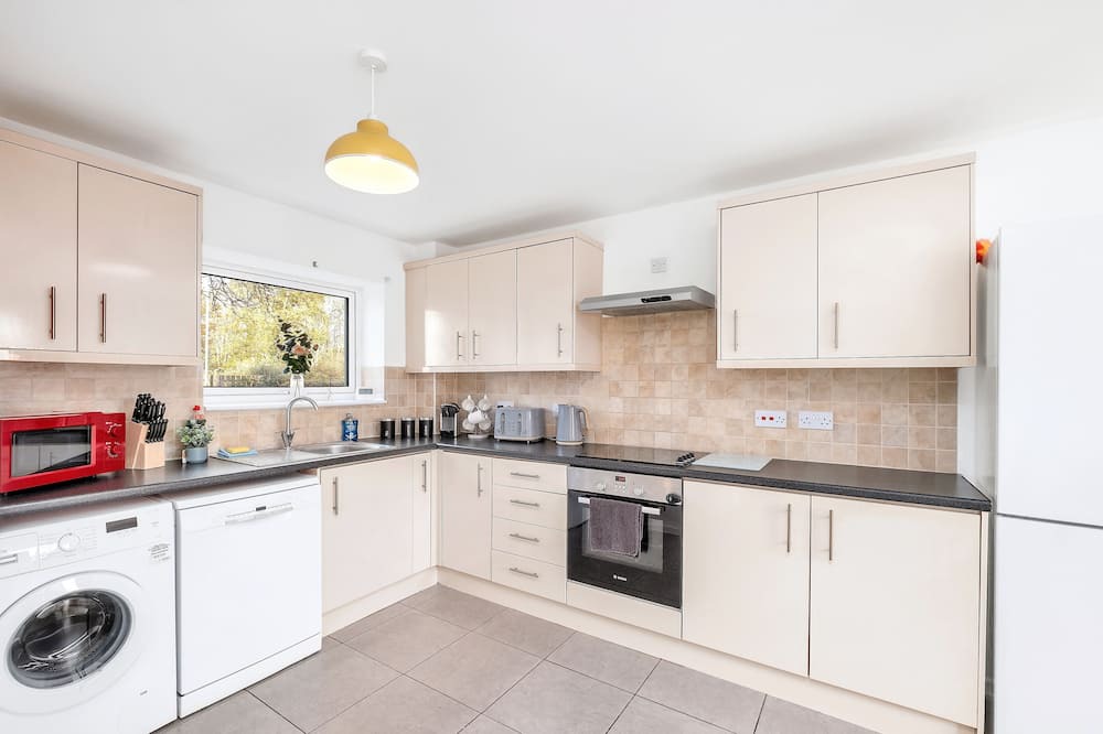 Newborough House | Whitwell Road by MT Property