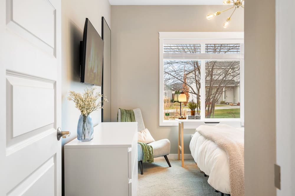 Tri-Cities House | Private Guest Suite w/ Private Entrance in Tri-Cities - THE STAY