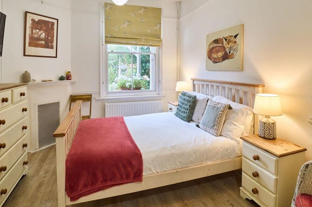 Canterbury Cabin | Host & Stay | The Cabin