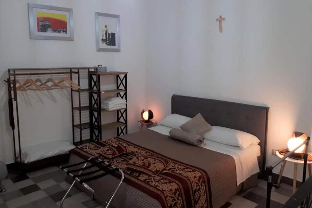 Belvedere Marittimo Apartment | Apartment 'Mary House' with Private Terrace and Air Conditioning