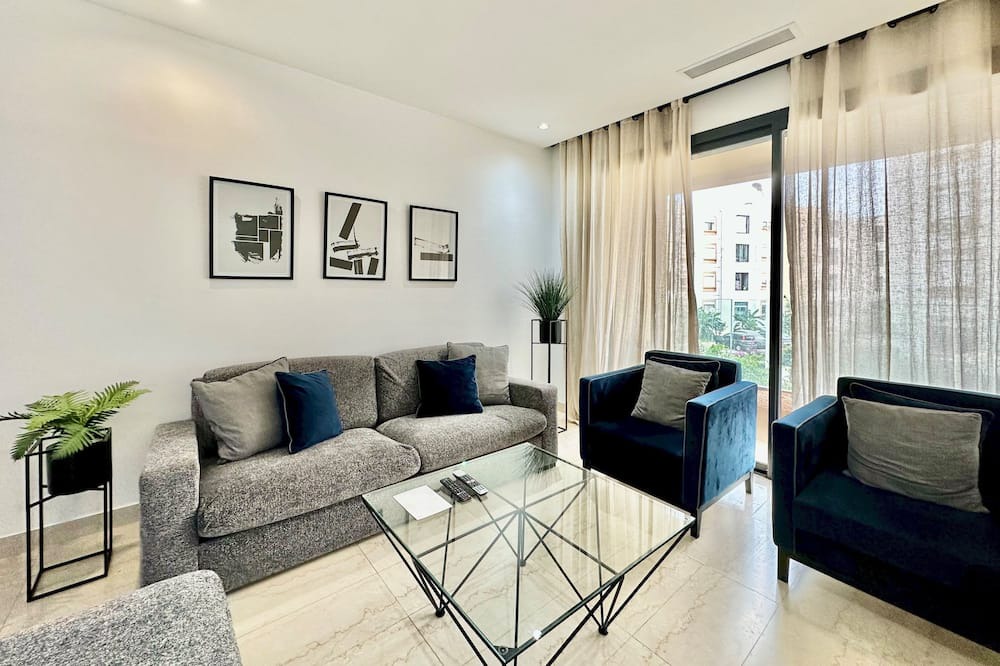 Sidi Daoud Apartment | C9 Rd Malaga beautiful 2 bd with balcony