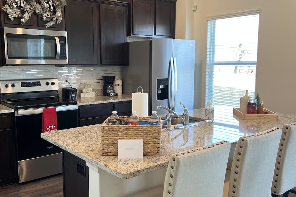McCalla House | McCalla Modern Oasis. 25 minutes from Tuscaloosa and Birmingham!