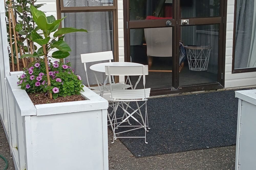 Snells Beach Apartment | Snells Beach Studio in quiet cul de sac 2 minutes walk to beach