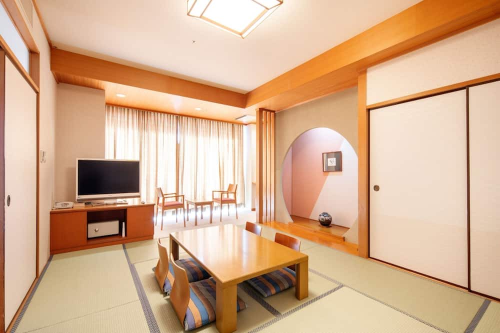 Nichinan House | Japanesestyle room 10 tatami mats with bath and toilet 2 meals included Very popular Miyazaki / Nichinan Miyazaki