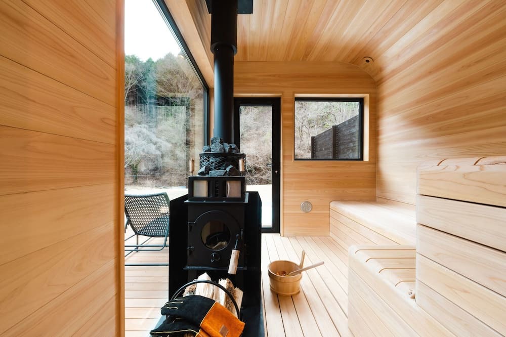 Tsuru Cabin | Building G / Tsuru Yamanashi