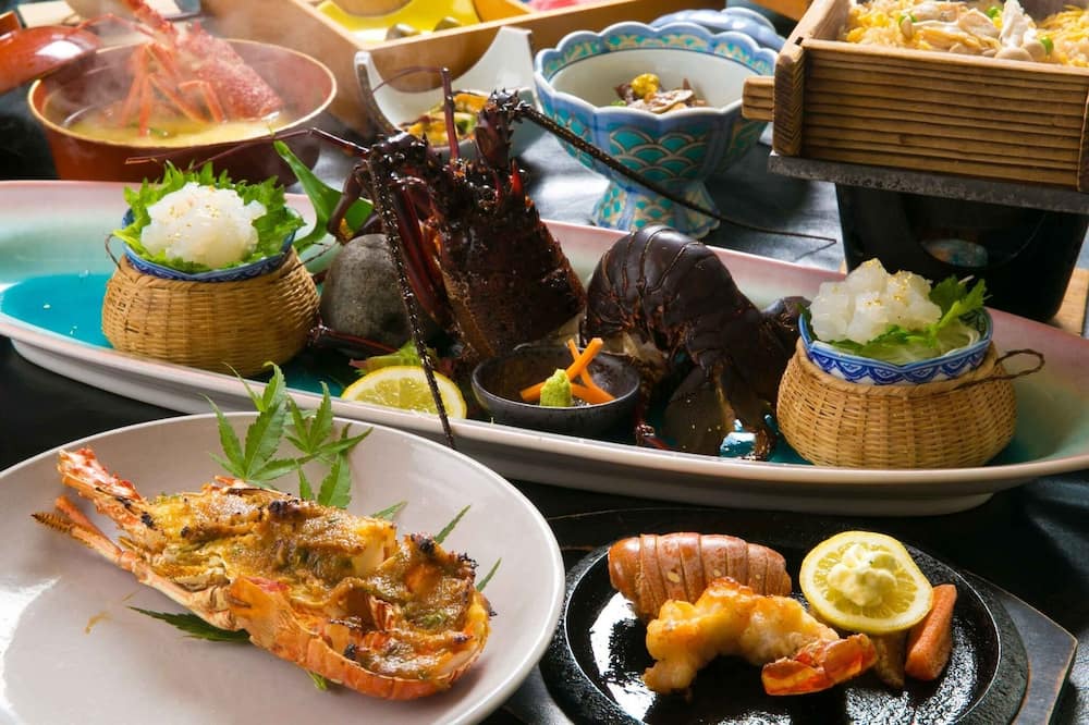Minamikyushu House | Exquisite spiny lobster Half Board plan Nonsmoking JapaneseWestern Room / Minamikyushu Kagoshima