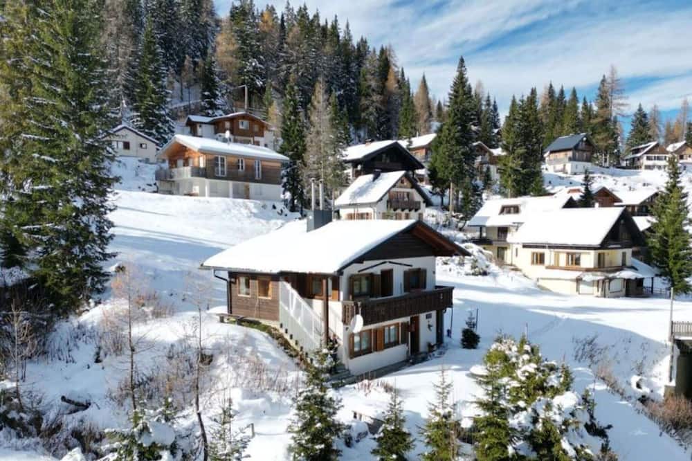 Sonnenalpe Nassfeld Apartment | Beautiful chalet apartment - ski-in & ski-out