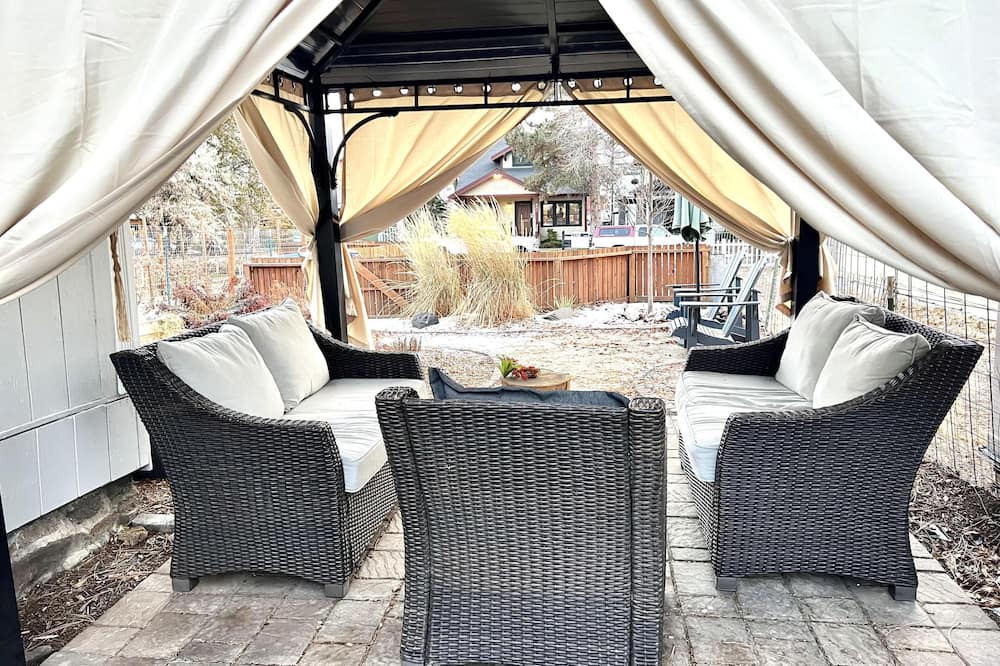 Old Bend Cottage | Modern Downtown Cottage, 100+mbps Wifi, A/C, Walk Everywhere