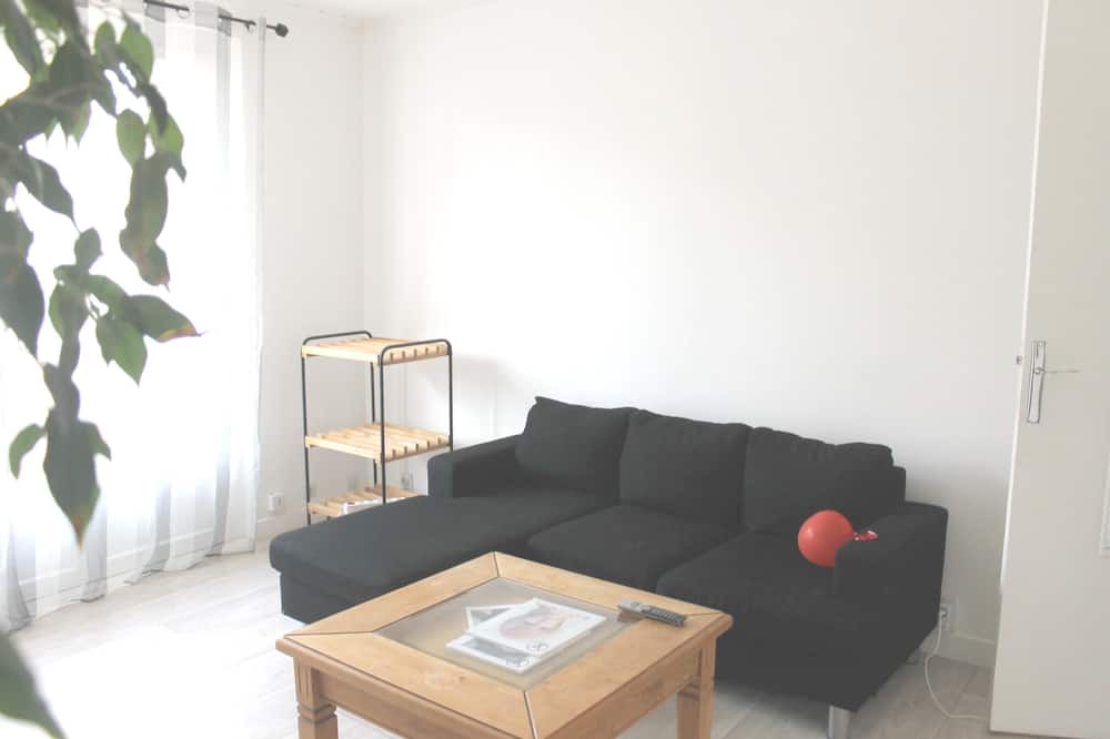 Tain-l'Hermitage Apartment | Homerez - Nice appartement for 5 ppl. with balcony at Tain-l'Hermitage