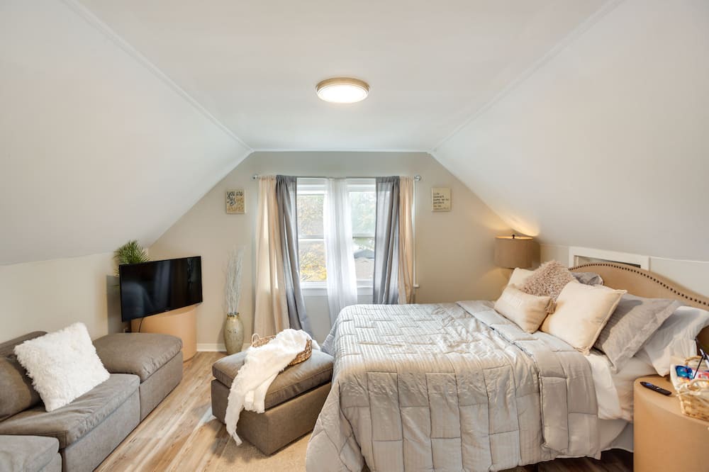 Midway Apartment | Ideally Located St Paul Studio: 5 Mi to Downtown!