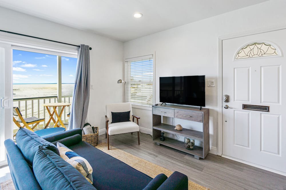 Old Towne House | Beachfront home with boogie boards and enclosed back yard