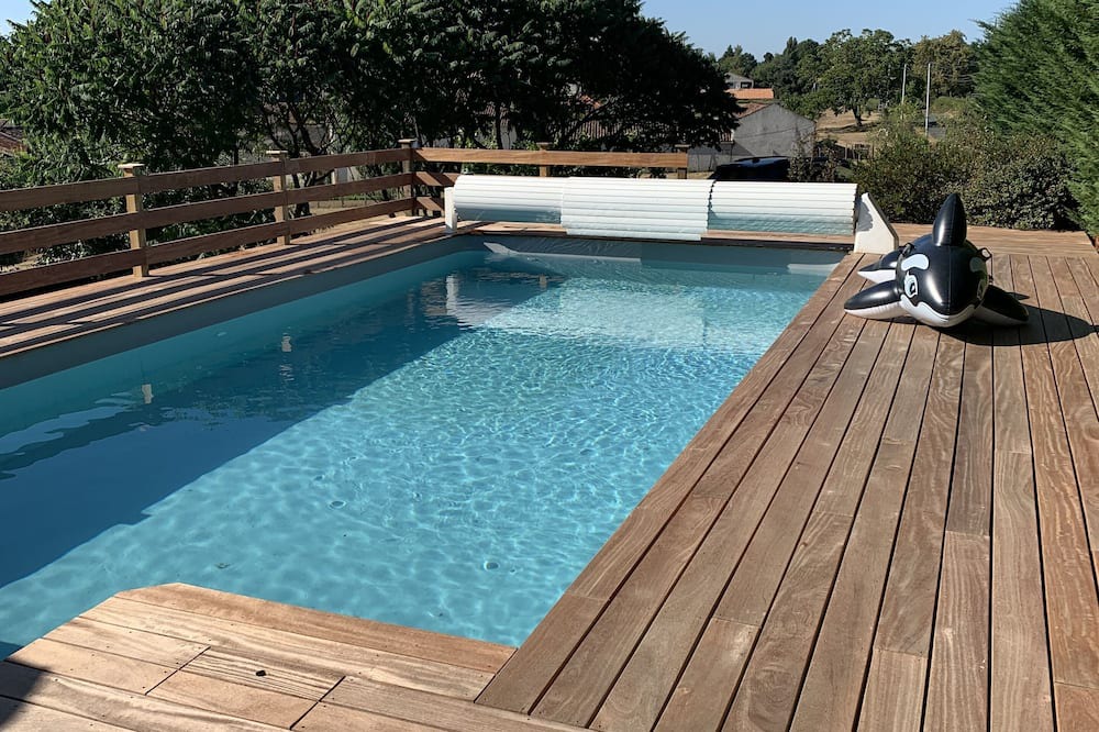 Saint-Hilaire-de-Voust Other | Comfortable, family-friendly farmhouse with private pool in village location.
