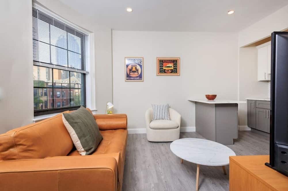 Prudential - St. Botolph Apartment | Spacious Studio Apt | South End