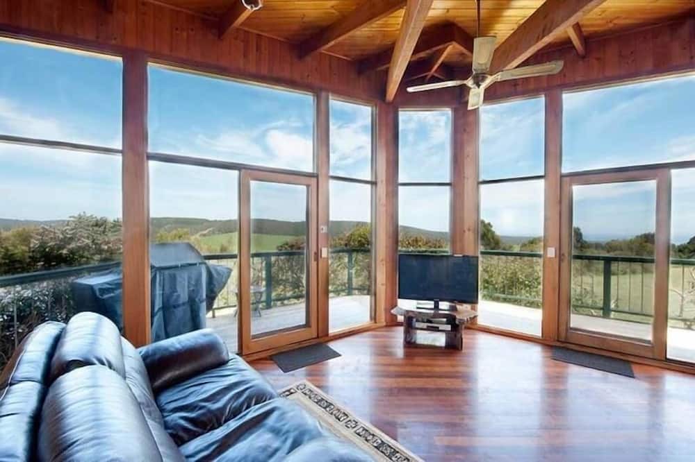 Johanna Cottage | Tree Frog Cottage on the Great Ocean Road.