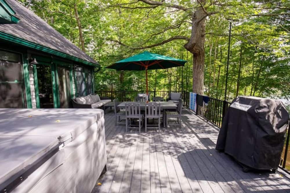 Dryden Cottage | Camp Quality Time on Wilson Lake 3-bedroom, hot tub