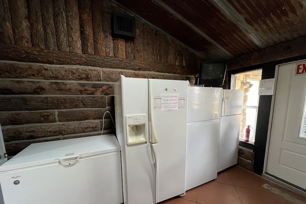 Hico Cabin | Large Rustic Lodge and Retreat Center on 35 acres!