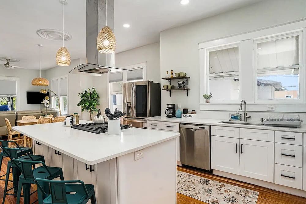 North Hyde Park House | Charming centrally located 3bed 2bath