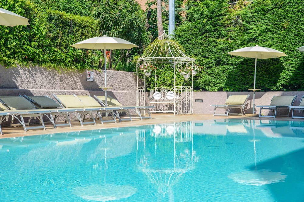 Desenzano del Garda Apartment | Holiday apartment with pool and balcony