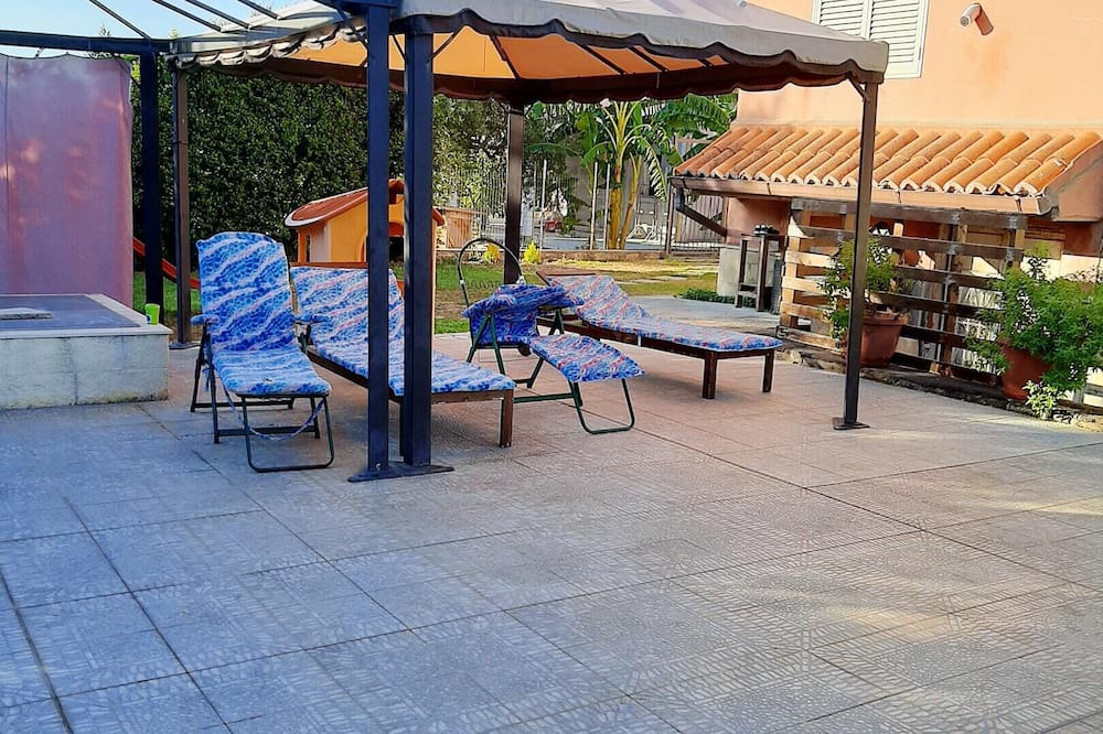 Augusta Villa | Homerez - Villa 8 km away from the beach for 6 ppl. with shared pool at Augusta