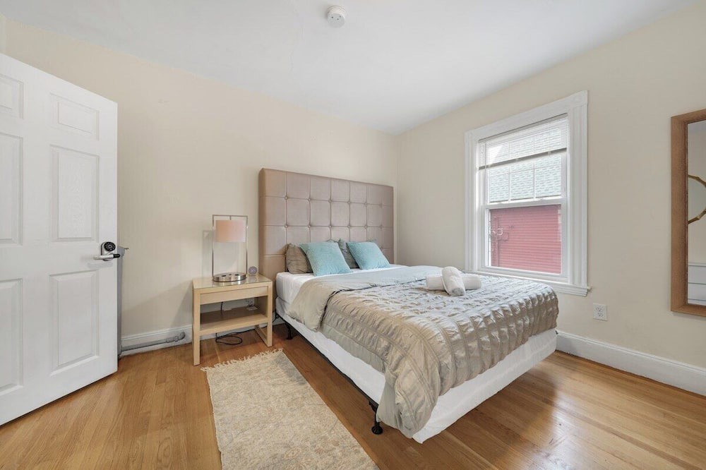 Allston Apartment | 5BR 2BTH Bright & Spacious Apt in Brighton
