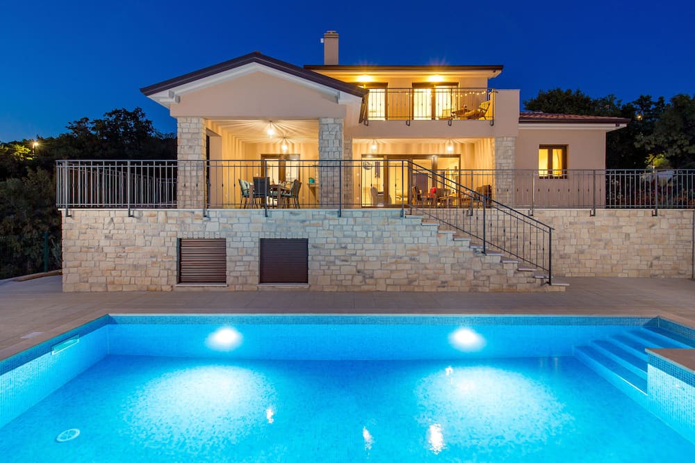 Zurkovo Villa | Cozy villa with amazing view from terrace, pool, close to the beach