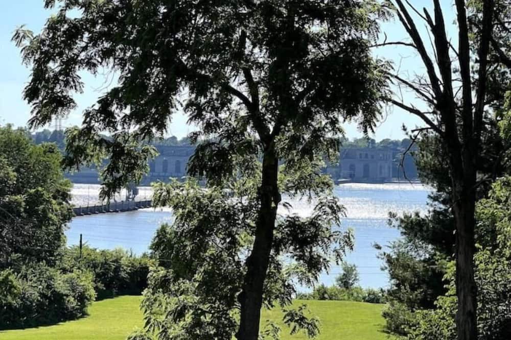 Hamilton House | Riverview Orchard 1: Mississippi River & Dam View