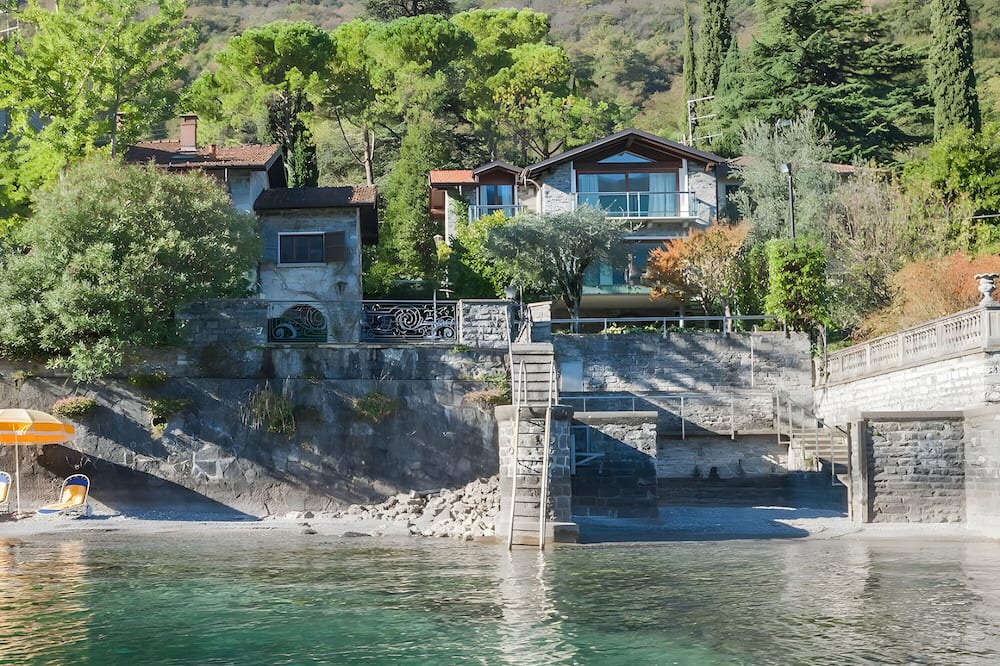 Oliveto Lario Villa | Villa 'Sara Lakeside' with Lake View, Wi-Fi and Air Conditioning