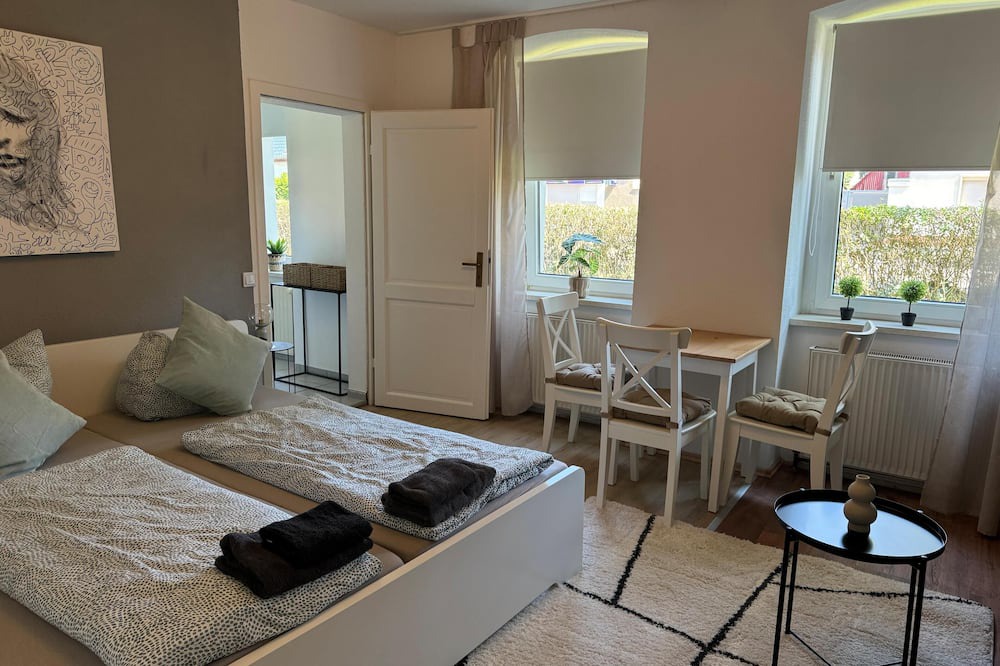 Ortslage Trotha Apartment | Simple apartment "Hannes" in Halle including parking space