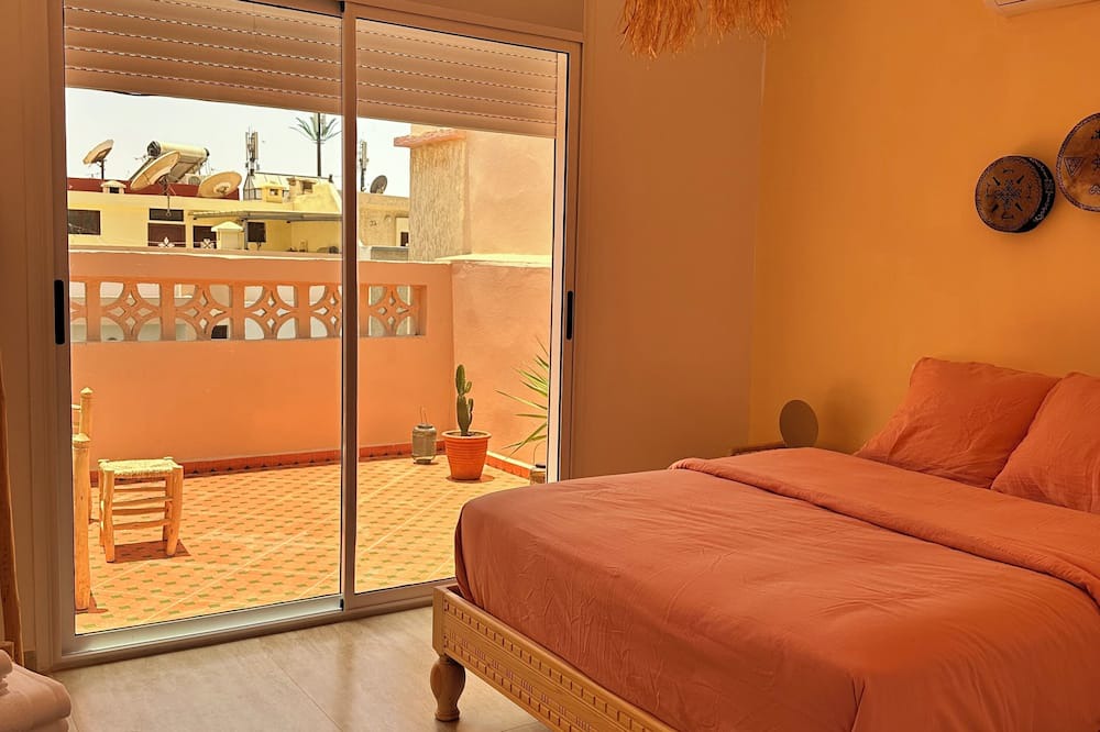 Hay El Farah Apartment | Quiet, bright apartment combining Moroccan craftsmanship and modern comfort.