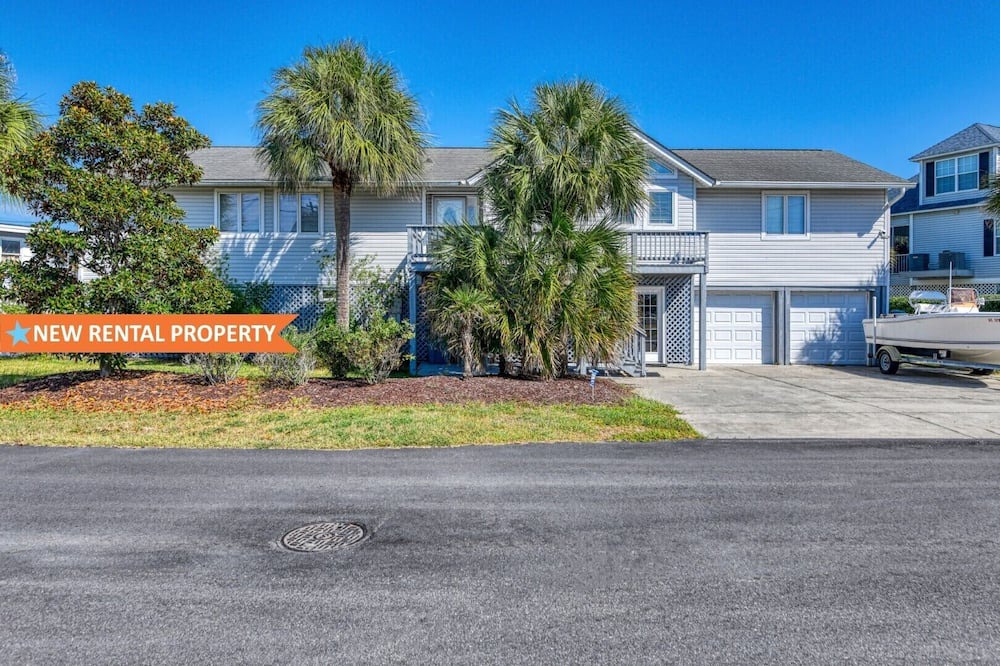 Inlet Harbour House | Five Bedroom Home with a Private Pool on the Channel and Pet Friendly