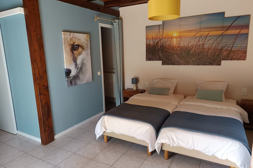 Commenailles House | Lodging of the Réchassière, Jura. Ideal with family or friends!