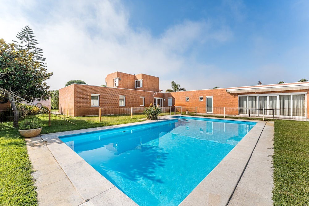 Esmoriz House | Esmoriz's golden hour with pool